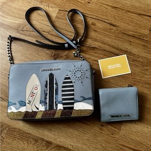 Michael Kors beach crossbody purse